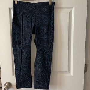 Lululemon crops
